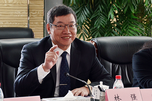 我校党委书记刘德权和创业教育学院副院长刘文勇对于创新创业教育的