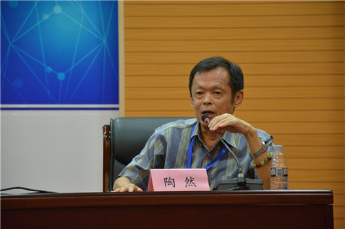 海外嘉宾代表,《香港文学》主编陶然黑龙江大学文学院院长于文秀来自